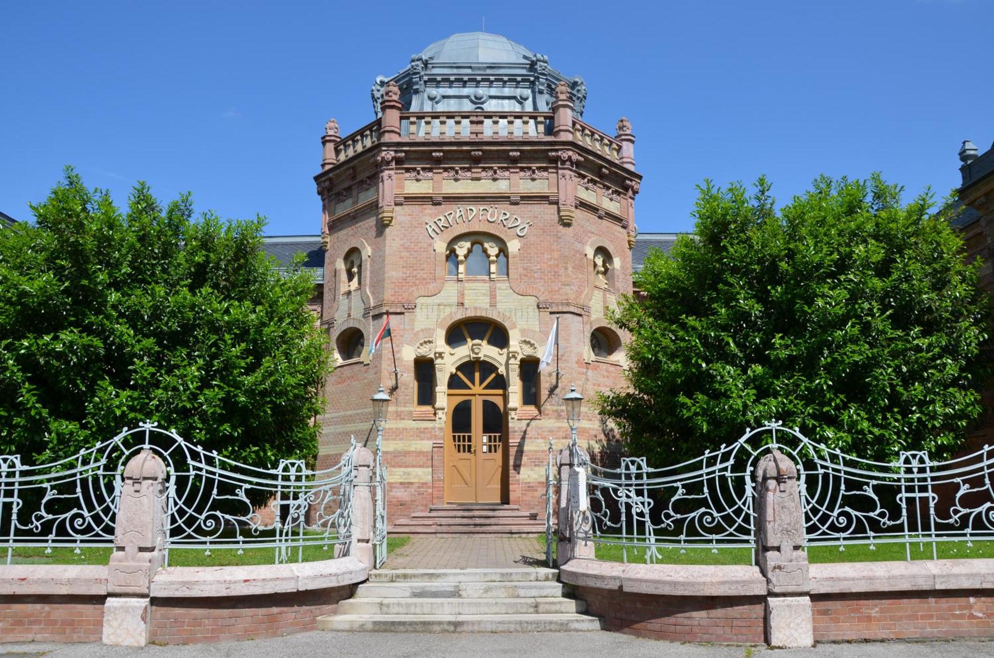 Belvaros Resort Apartman & Spa Székesfehérvár Exteriör bild