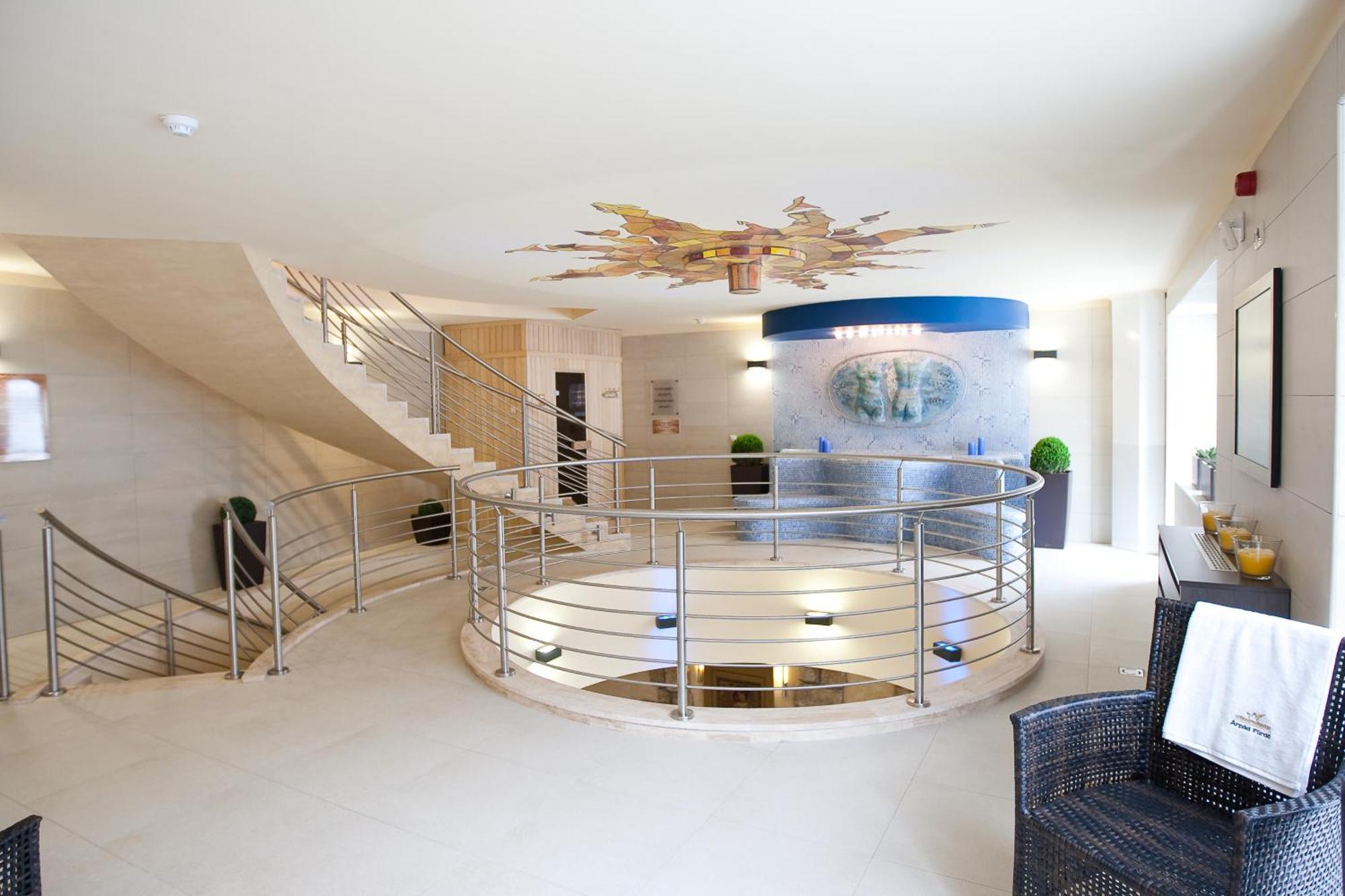 Belvaros Resort Apartman & Spa Székesfehérvár Exteriör bild