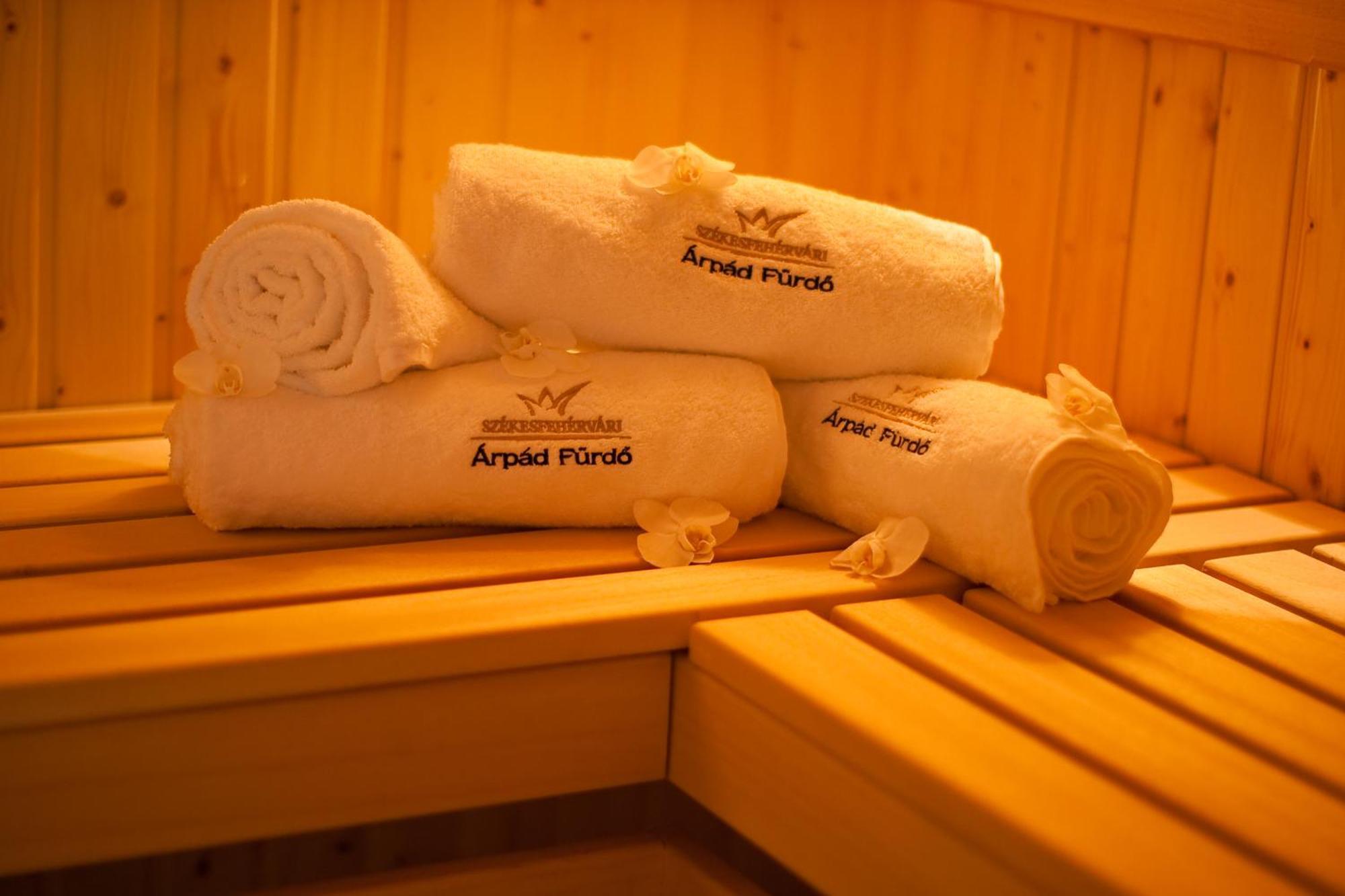 Belvaros Resort Apartman & Spa Székesfehérvár Exteriör bild